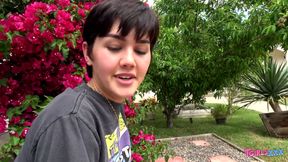 Daisy Taylor sucks a dick outdoors
