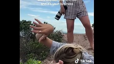 Jord and her friends like to show thier tits!