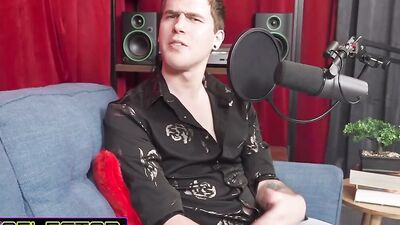Scott Demarco & Atlas Steele team up to host a wild bareback orgy