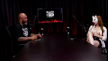 Seu primeiro atendimento foi em uma festa, quer terminar a faculdade, as meninas ficam por dinheiro, e o vazio por dentro... - Victoria Rubro (WATCH ON: SHEER/RED)