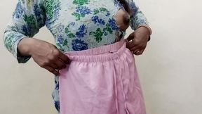 Indian Maid Dressed in Her Mistress's Clothes but Had Anal Sex with Her Owner to Apologize