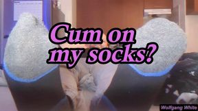 POV: Worship my socks until you cum (SOCKS KINK, HEADPHONES ON)