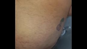 en el ba&ntilde_o de estacion de servicio