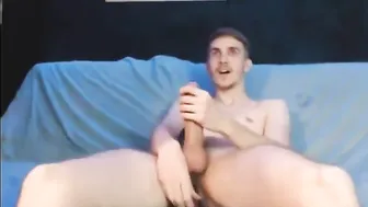 Amateur guy fucks his own ass with an electric dildo