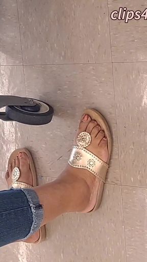 Morning Shopper Mature Honey Brown Feet