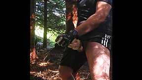 Amateur cruising in the woods: big dick cumming outdoors in summer time!