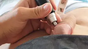 A Super Erection Stimulating the Dick with the Straight Daddy's Hair Trimmer.