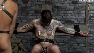 Spanish Kinkster Takes Charge