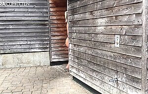 Lara-cumkitten, public ficktreffen in der therme sauna
