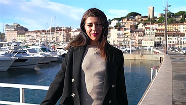 Gwen, 27ans, ne fait pas dans la dentelle...