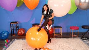 Roxy Pops 36-Inch Helium Balloons after Haunted Halloween Party HD (1920x1080)