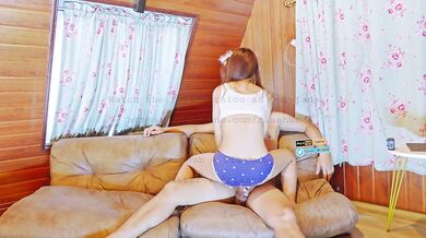 4k Thai[risahub] วันหยุดยาวไปเที่ยวพักผ่อน บรรยากาศดีช่วงฝนตก แอบขึ้นไปเย็ดกันบนห้องใต้หลังคา indoor