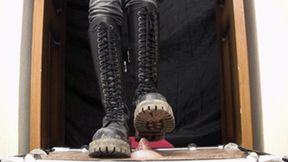 You will see only dirty soles of my Doc Martens boots (part 1 of 4), flo320x 1080p