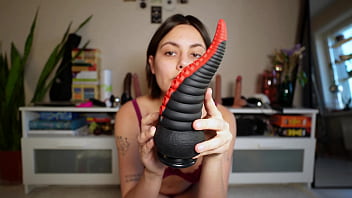 Tour of my sex toy collection (dildo, vibrator, anal plug)