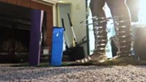 Giantess finds Tinies Living in her Home 4k