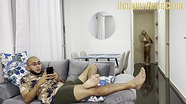 My st3pd4ughter's best friend seduces me to fuck her but we are discovered and we end up having a delicious threesome