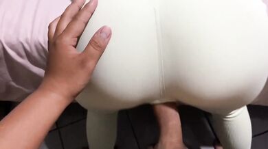 Salí hot del GYM y me rompen mis leggings