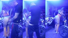 teniendo sexo con el mecanico despues de que arreglo mi moto