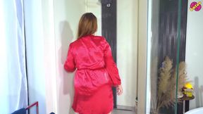 Hot MILF Masturbating in the Shower