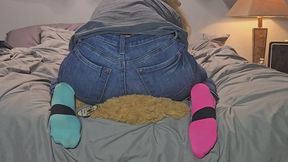 Butt crush sock wiggle