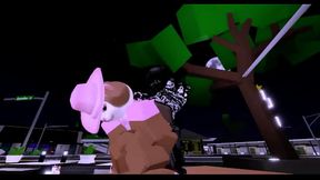 Чернокожие парни и миниатюрная блондинка