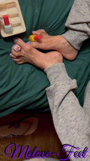 Melove Cleaning Her Small Feet and Doing Her Nails