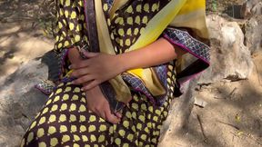 INDIAN MARRIED HOUSEWIFE FUCKED IN BEAUTIFUL PUBLIC PARK BY STRANGER MAN (HINDI AUDIO)