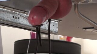 Schwanz mit e-stim absahnen