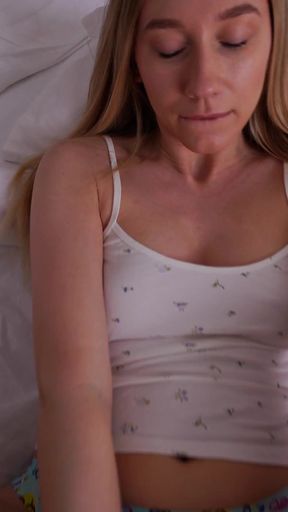 Step Siblings: Kinky Pussy RUBBING ended with CREAMPIE - Secret Elle   Clip 2