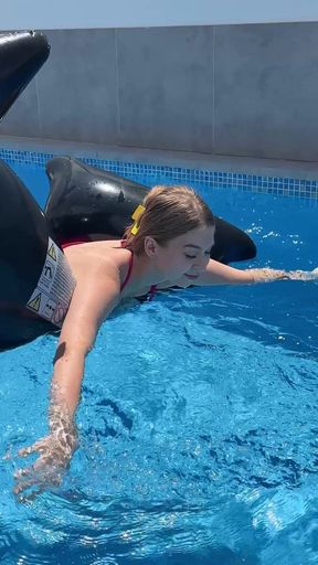 Filmed Lexi Montana Is Having Fun in Outdoor Pool!