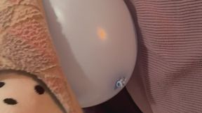 Mia pop one ballon on the slave