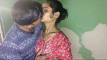 Indian Desi Bhabhi gets BBC in ass while kneeling on bed