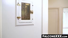FalconsXXX.com - Black hunk Mateo Fernandez raw fucks cute Devin Franco in a hot scen