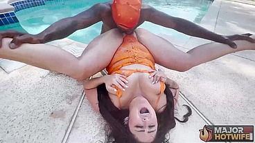 Busty Cougar Hottie Josie Jaxxon Gets Banged And Jizzed By Rome Major!