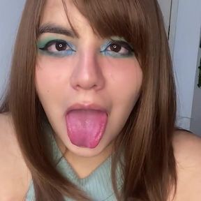 BBW Eating Gummy Bears