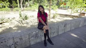 me escape de clases en la manana y estaba esperando a mi novio para ir al cine pero no llegaba, entonces llego el profe beto y me convencio de ir a clases porque es lo mejor para mi futuro