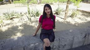 me escape de clases en la manana y estaba esperando a mi novio para ir al cine pero no llegaba, entonces llego el profe beto y me convencio de ir a clases porque es lo mejor para mi futuro