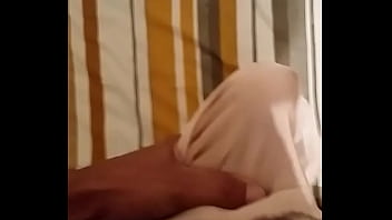 Punheta nas calcinhas da sogra