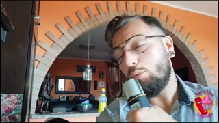 Milf vogliosa prepara i porno pancake