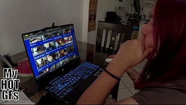 As&iacute_ que est&aacute_s viendo porno... &iquest_Por qu&eacute_ mejor no lo hacemos?