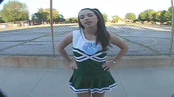 18yo Cheerleader fucking the neigbour&#039_s monster cock