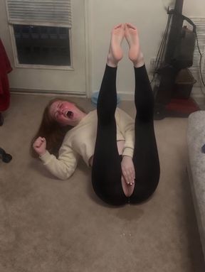Athletic amateur with big tits enjoys solo playtime