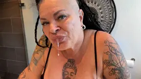 Mistress commands slave to swallow her spit