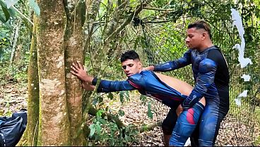 HOMEM ARANHA E PANTERA NEGRA DETONANDO O CUZINHO DO CAPIT&Atilde_O AM&Eacute_RICA NO MATINHO