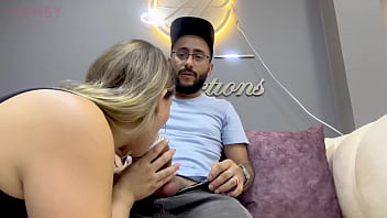 I was testing a new toy from my friends &quot_HoneyPlayBox&quot_ and my friend wanted to try it with me