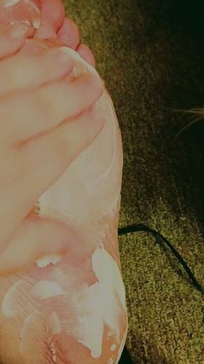 Rubbing lotion in 🧴