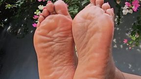 Balbina the Queen of Big Feet Soles