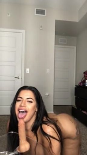 PAWG MILF SLOPPY DILDO SUCKING