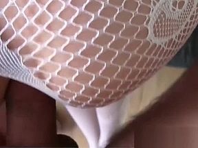 Leonie tragt Knallkorper Reizwasche