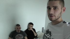 mec avec une chatte trans baise par un hetero